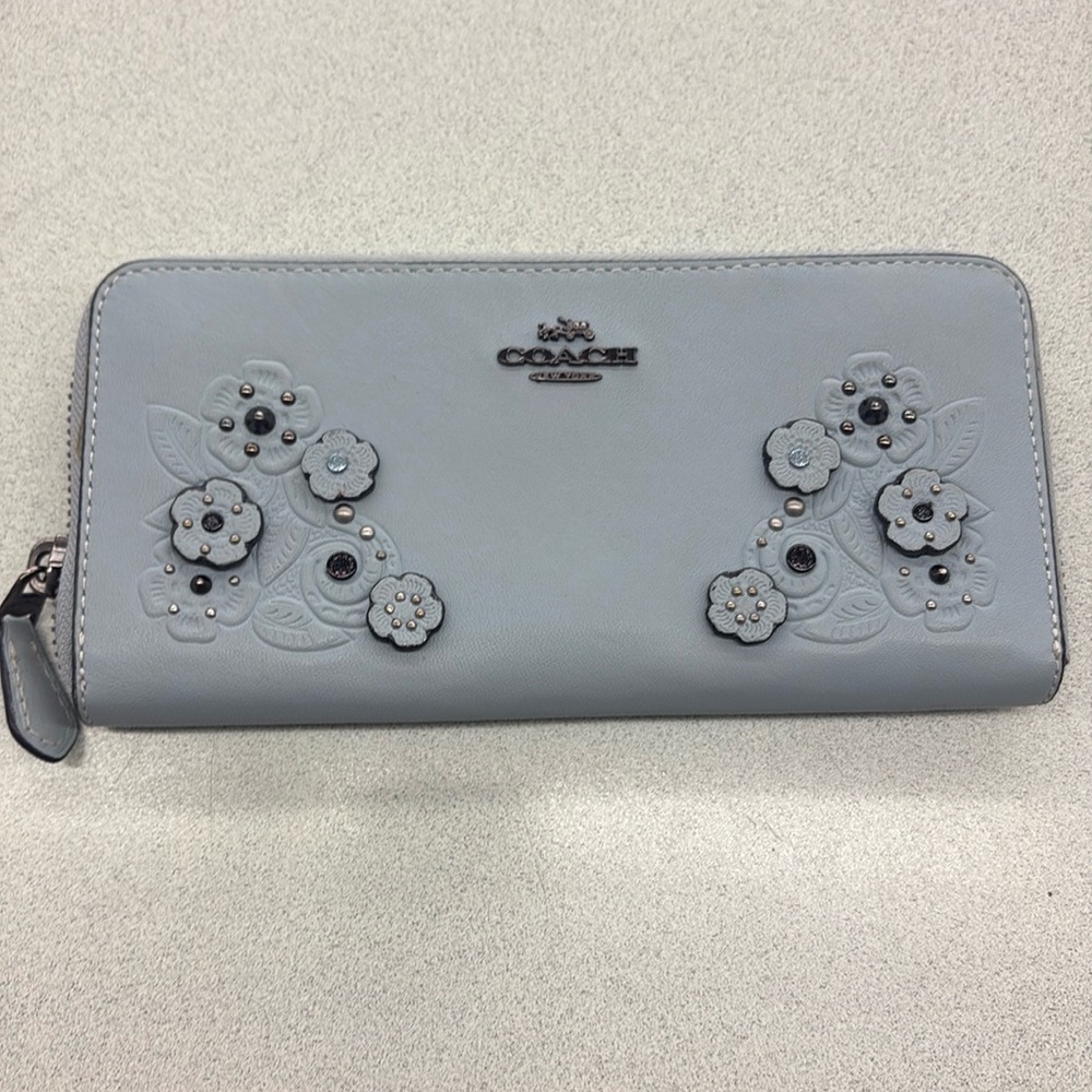 Coach Accordion Zip Wallet with Tea Rose and Tooling Style, Blue/Gray Color